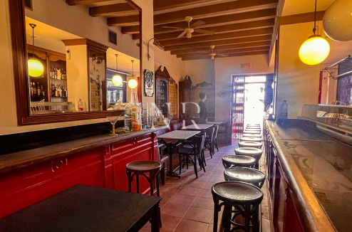 Bar just a stone's throw from Marbella's Paseo Marítimo for sale