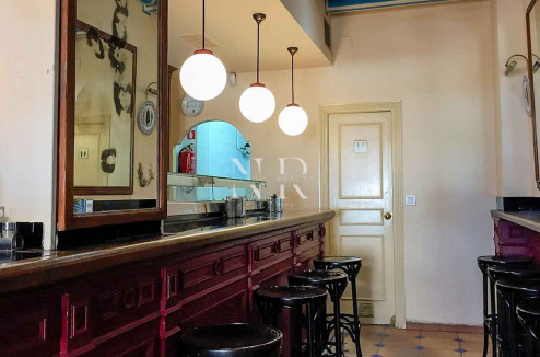 Bar just a stone's throw from Marbella's Paseo Marítimo for sale
