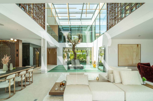 Golden Mile villa very close to the beach for sale