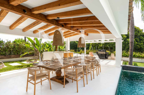 Front line Los Naranjos Golf villa with panoramic views for sale