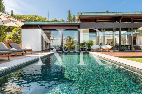 Balinese style villa in Las Brisas Golf with panoramic views for sale