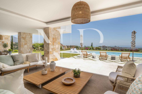 Villa en Urbanización El Herrojo con vistas panorámicas al mar en venta