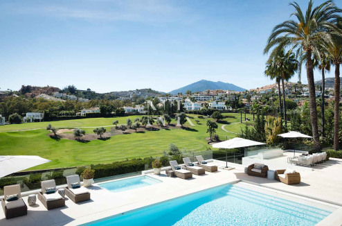 Villa de golf de première ligne à Los Naranjos Golf Club à vendre
