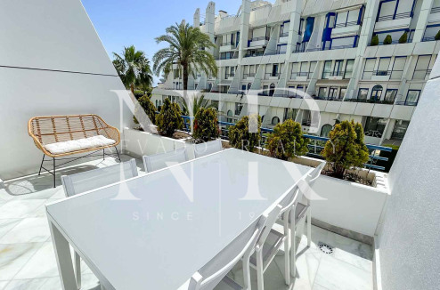 Beach side apartment in Marbella center for rent for short term.