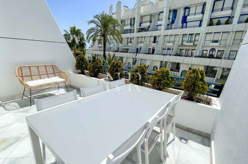Beach side apartment in Marbella center for rent for short term.