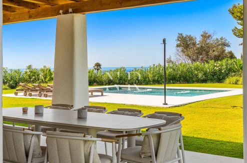 Villa con vistas al mar en El Rosario, Marbella en venta