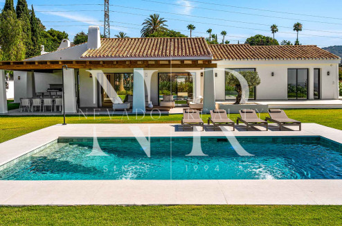 Villa con vistas al mar en El Rosario, Marbella en venta