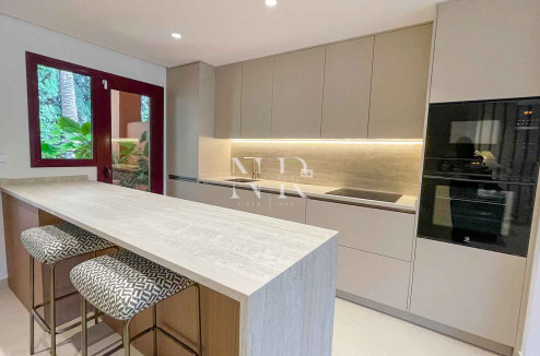 Fully refurbished semi-detached house available for long-term let in the Monte Marbella Club residential complex