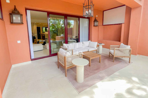 Fully refurbished semi-detached house available for long-term let in the Monte Marbella Club residential complex