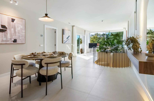 Apartment with views of La Quinta Golf & Country Club, Benahavís, for sale