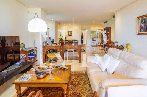 Apartamento con vistas al mar en Mansion Club, Marbella en venta