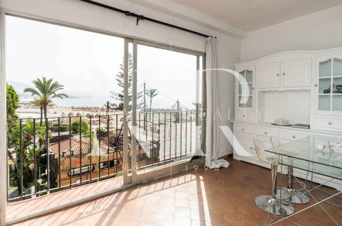 Apartamento con vistas al mar en venta en Puerto Banús