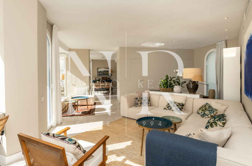 Ático en venta en Marbella House con vista al mar