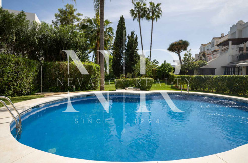 Townhouse with sea views in Marbella Hill Club, Marbella, for sale