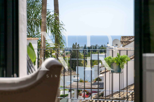 Townhouse with sea views in Marbella Hill Club, Marbella, for sale
