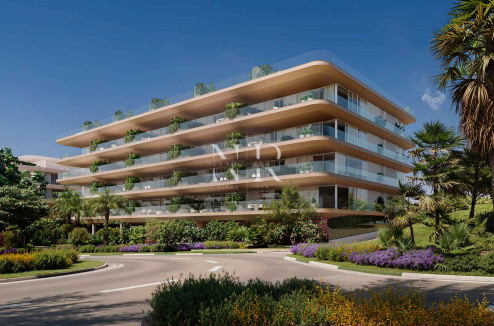 Ático en primera linea de playa en Estepona en venta