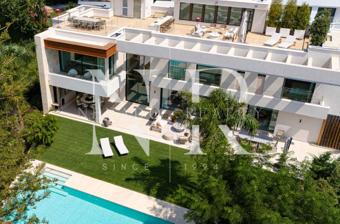 Villa con vistas al mar en Los Monteros, Marbella, en venta