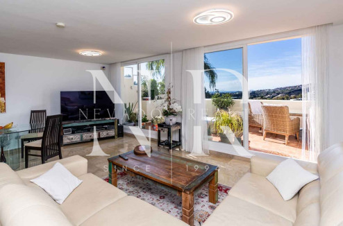 Apartamento en venta en Ocean Pines, Benahavís con vistas al mar