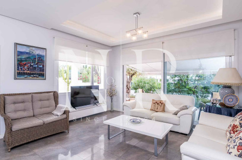 Villa for sale in Huerta Belón, Marbella