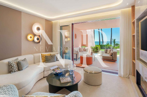 Apartment with sea views in a beachfront setting in Cabo Bermejo, Estepona, for sale