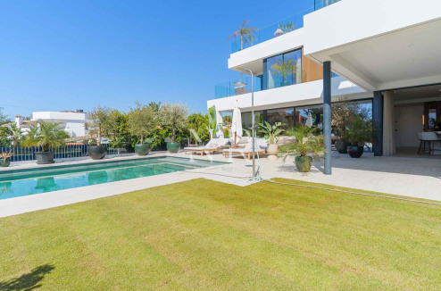Villa for Sale in Marbesa, Marbella