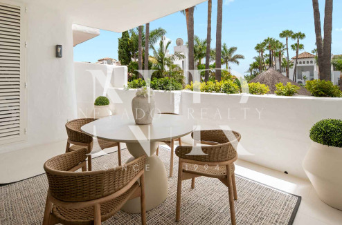 Apartment for sale in Marina Puente Romano, beachfront