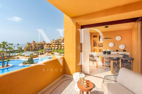 Apartment for sale in Los Granados del Mar, Estepona, on the beachfront