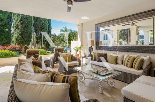 Apartment for sale in Las Alamandas, Marbella