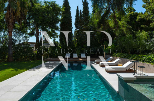Villa for sale in Nueva Andalucía