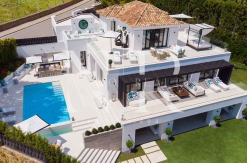 Villa en venta en Nueva Andalucía