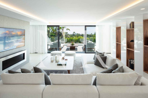 Villa en venta en Nueva Andalucía