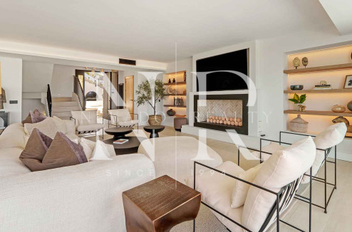 Villa for sale in Nueva Andalucía with sea views