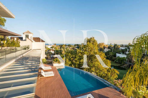 Villa avec vues panoramiques sur la mer et le golf à La Quinta, Benahavís à vendre
