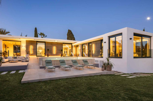 Villa moderne à vendre à Nueva Andalucía, Marbella