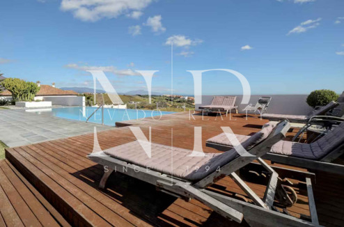 Villa con vista al mar en Manilva en venta