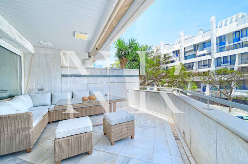 Appartement à vendre dans l'immeuble Poseidón, à deux pas de la plage.