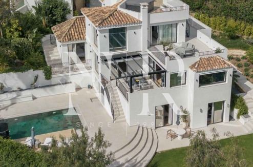 Villa for sale in Los Naranjos Hill Club, Nueva Andalucía