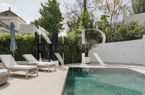 Villa for sale in Los Naranjos Hill Club, Nueva Andalucía