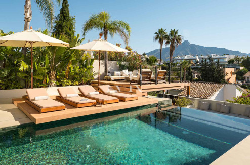 Villa con vistas panorámicas en Nueva Andalucía, Marbella, en venta