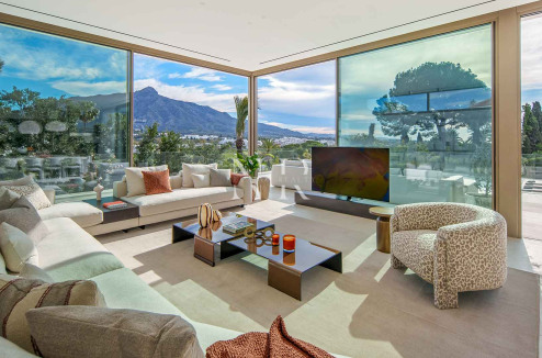 Villa avec vues panoramiques à Nueva Andalucía à vendre
