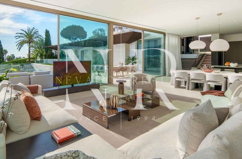Villa con vistas panorámicas en Nueva Andalucía en venta