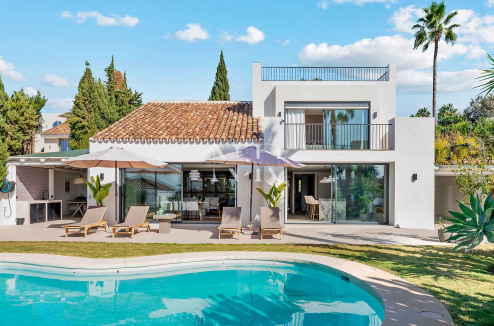 Villa à Nueva Andalucía avec vue sur la Vallée du Golf à vendre