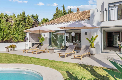 Villa à Nueva Andalucía avec vue sur la Vallée du Golf à vendre