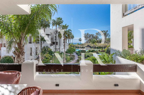Apartamento en Bahía del Velerín Estepona en primera línea de playa en venta