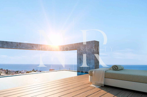 Ático en Elviria con solárium y piscina privada en venta