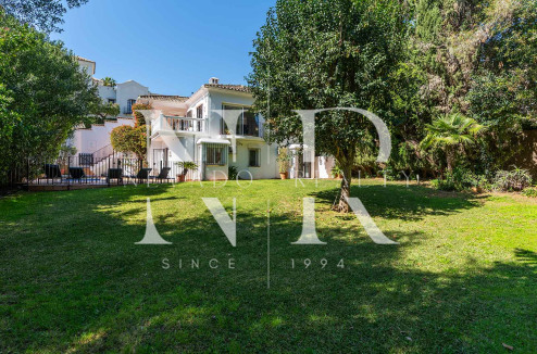 Villa in Marbella Hill Club for sale