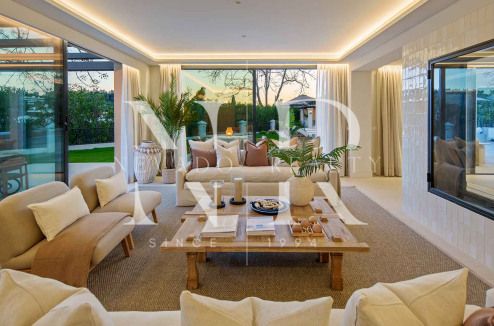 Frontline golf villa for sale at Los Naranjos Golf Club, Nueva Andalucía