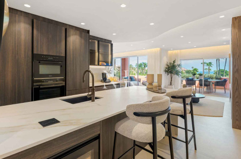 Appartement en première ligne de plage à Cabo Bermejo, Estepona, à vendre