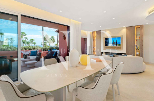 Apartment on the beachfront in Cabo Bermejo, Estepona, for sale