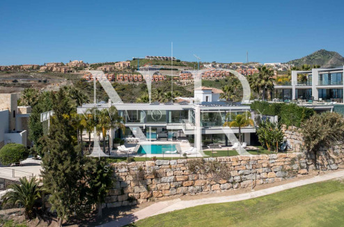 Villa en La Alquería con vistas panorámicas al mar y al golf en venta